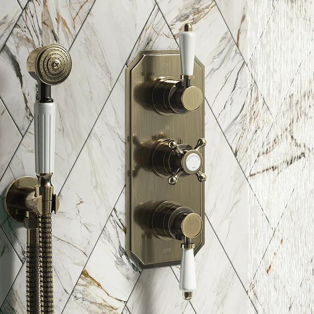 Chatsworth 1928 Antique Brass Traditional Shower With Concealed Valve, 8" Head + Handset - Image 4